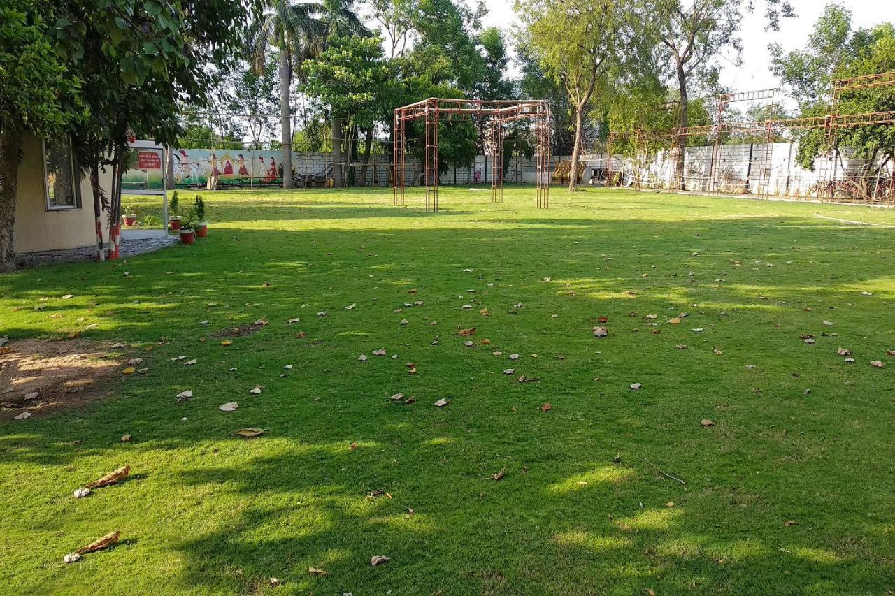 OYO 14354 Amar Marriage Palace Dharmpura Exterior foto